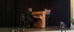 pianist vid pianot