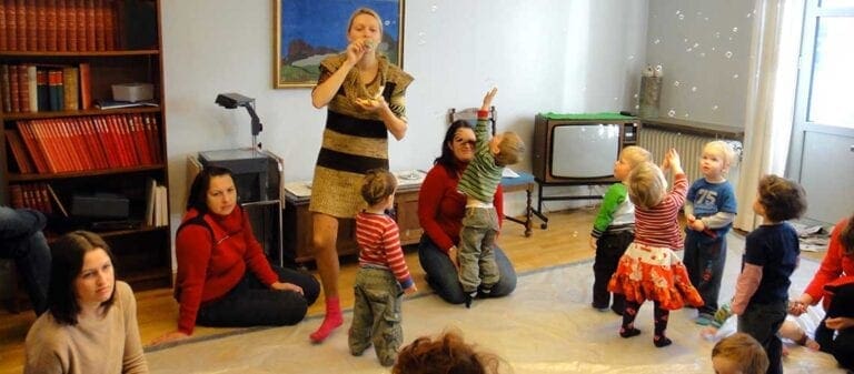 Lektioner på Skruvs barnverksamhet i Malmö